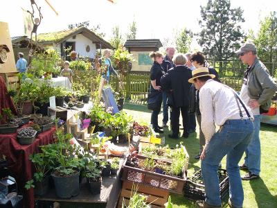 Außengelände Naturschutzhof mit Verkaufsständen 