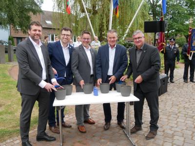Flaggentag: Bürgermeister setzten Zeichen für den Frieden