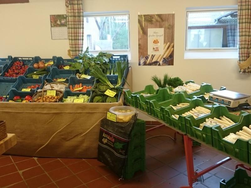 Hofladen mit regionalen frischen Produkten
