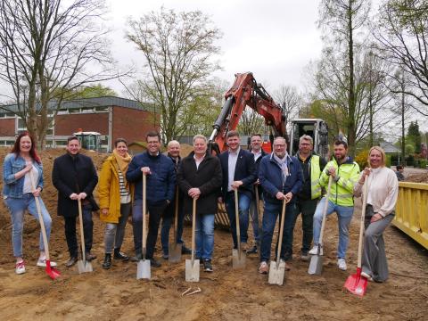 Spatenstich für den OGS-Anbau an der GGS Kaldenkirchen – Startschuss für moderne und barrierefreie Betreuungsräume